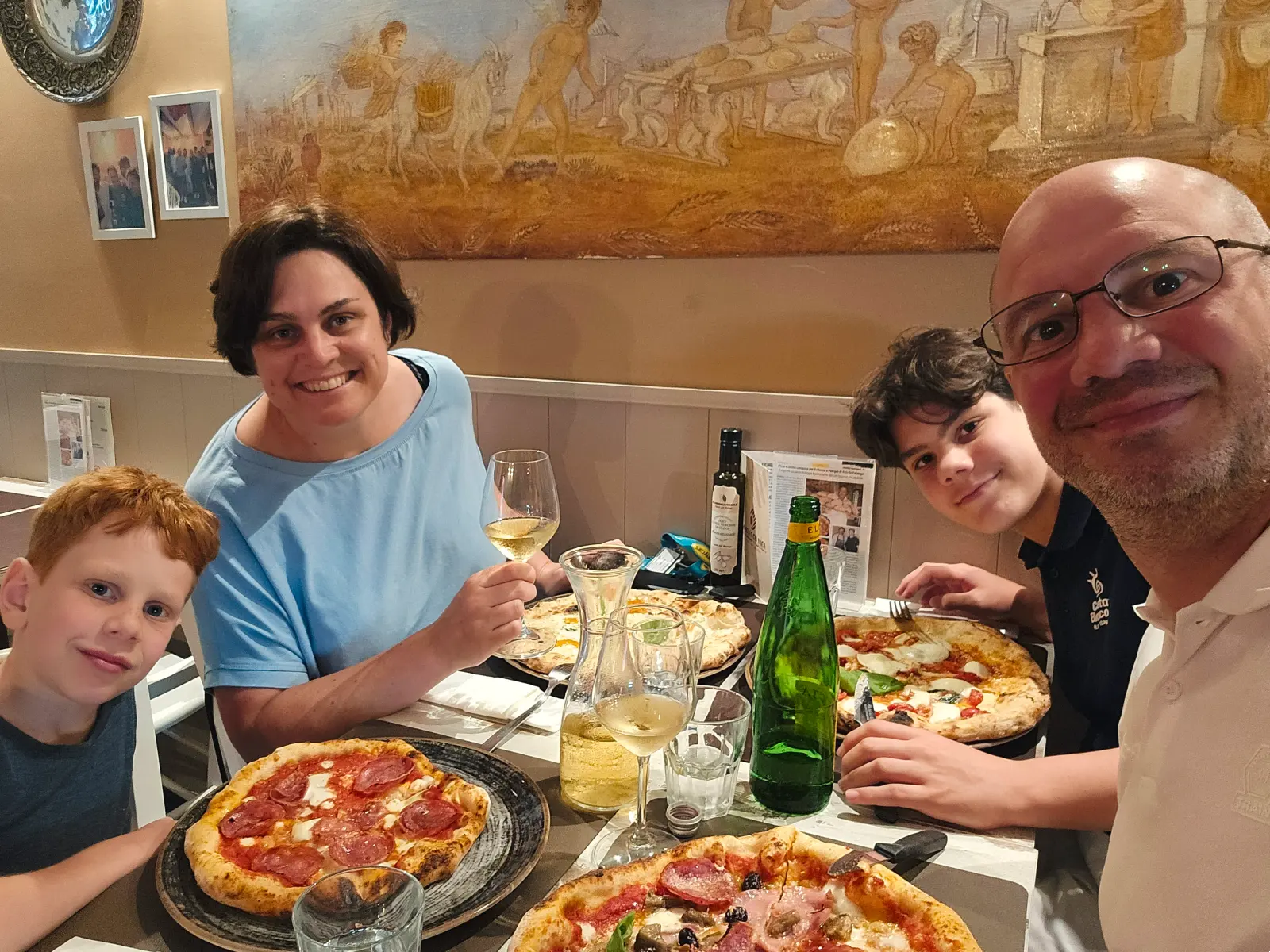 Samen pizza eten bij Aniello Falanga in Pompeï