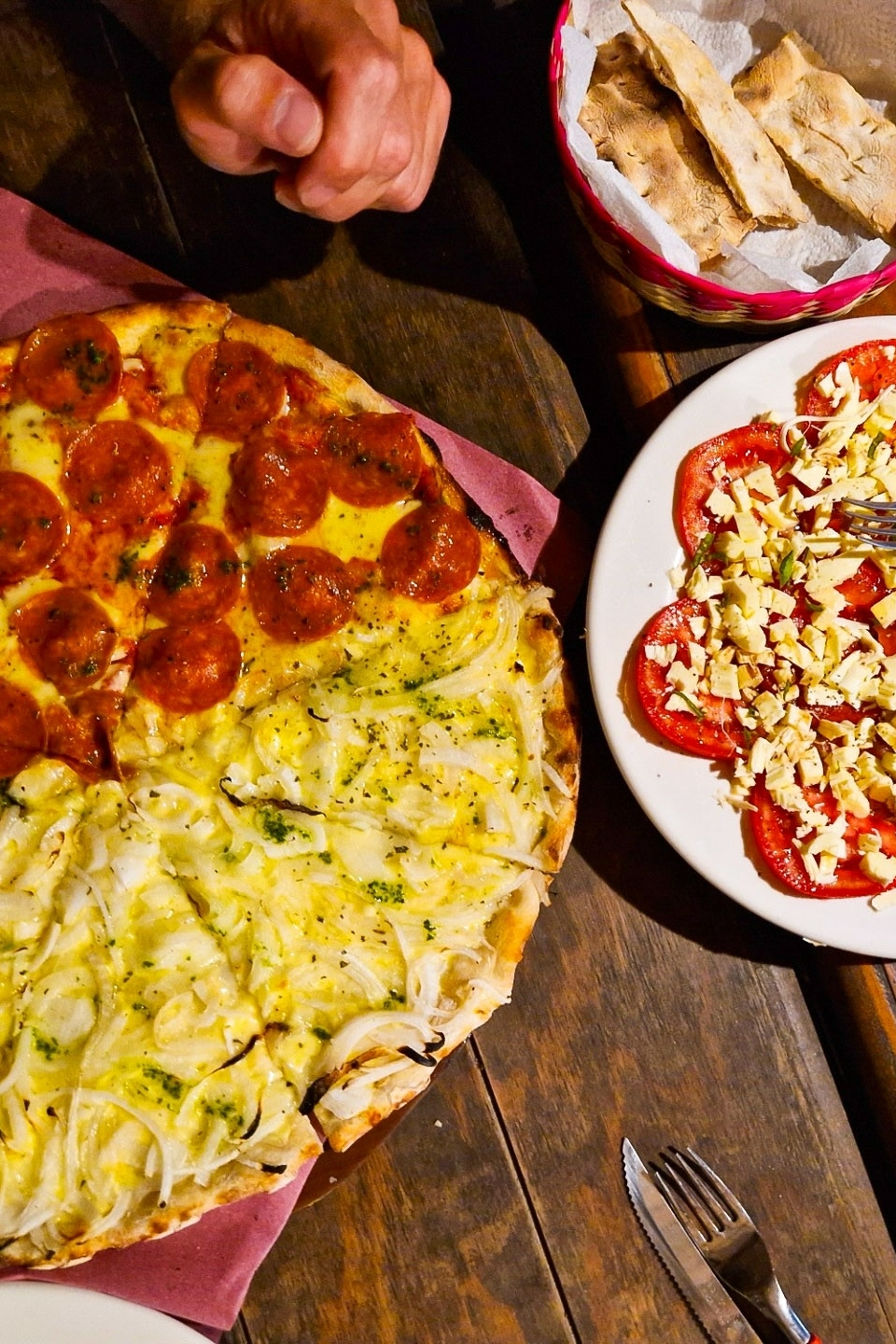 Pizzeria boven ingang H20 Container Cabins Pizzeria boven ingang H20 Container Cabins