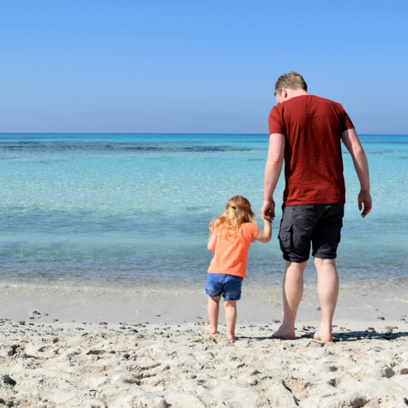 Platja Es Trenc Mallorca met kinderen: stranddag met veel ruimte om te spelen