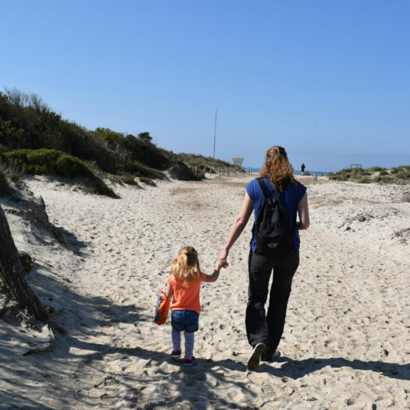Platja Es Trenc op Mallorca met kinderen: wit zandstrand en helderblauw water