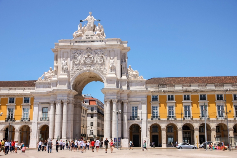 Praça do Comércio in Lissabon met kinderen