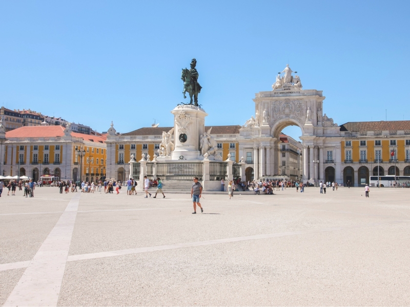 Praça do Comércio met kinderen bezoeken in Lissabon