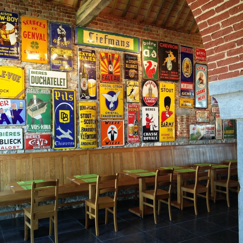 Proeverij likeur in de Ardennen Distillerie de Biercée Proeverij likeur in de Ardennen Distillerie de Biercée