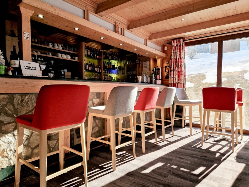 Restaurant van Hotel L’Emeraude met uitzicht op de piste