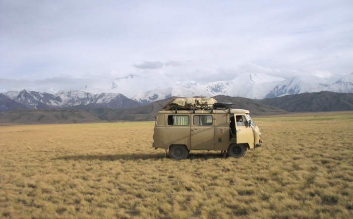 Rondreis Kirgizië Bukhanka bus