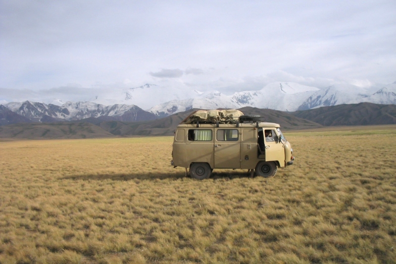 Rondreis Kirgizië Bukhanka bus