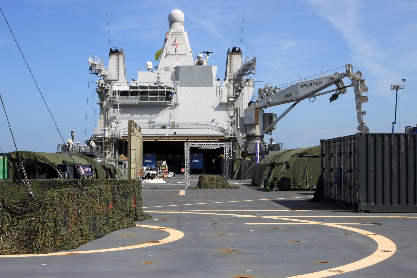 SAIL Marineschip Zr.Ms. Karel Doorman dek