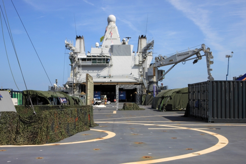 SAIL Marineschip Zr.Ms. Karel Doorman dek