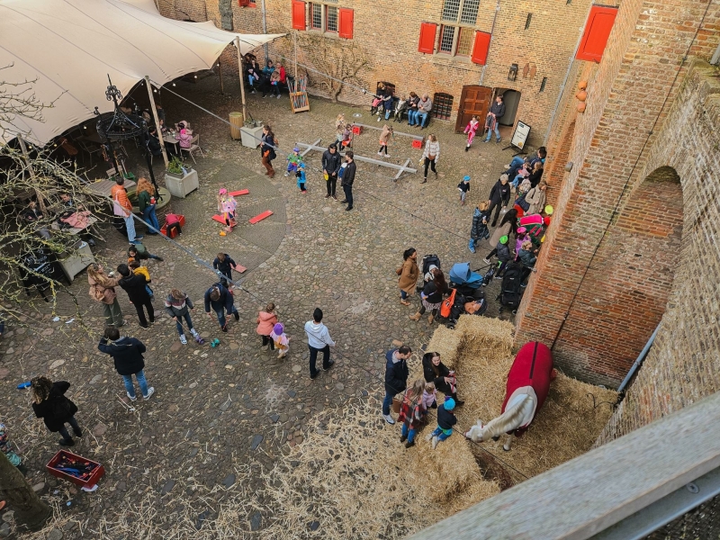 Sinterklaas bij Muiderslot