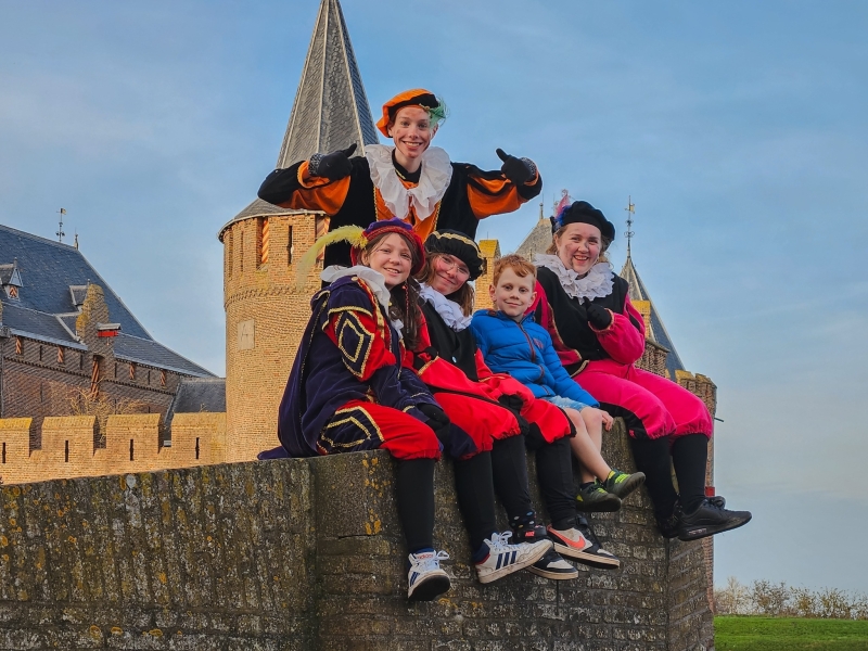 Sinterklaas bij Muiderslot Muiden