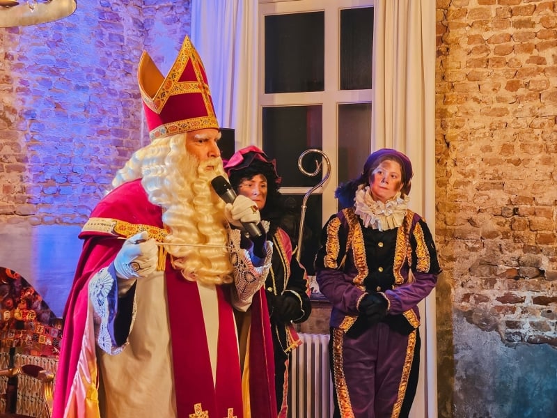 Sinterklaas onmoeten in Oijen