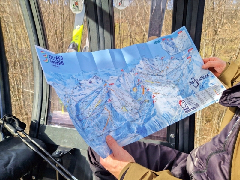 Skien in een klein skigebied met kinderen