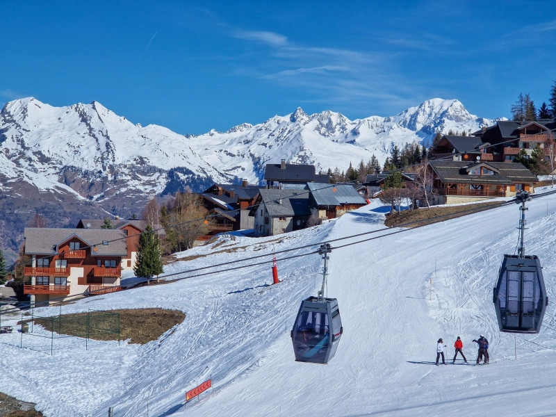 Vallandry skilift naast Hotel L’Emeraude voor snelle toegang tot de piste