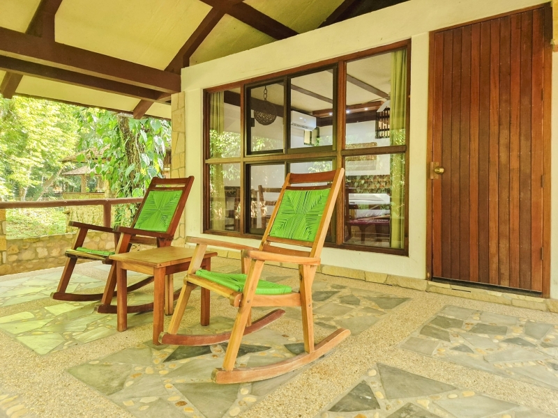 Terras van jungle-cabin Chan Kah met uitzicht Terras van jungle-cabin Chan Kah met uitzicht