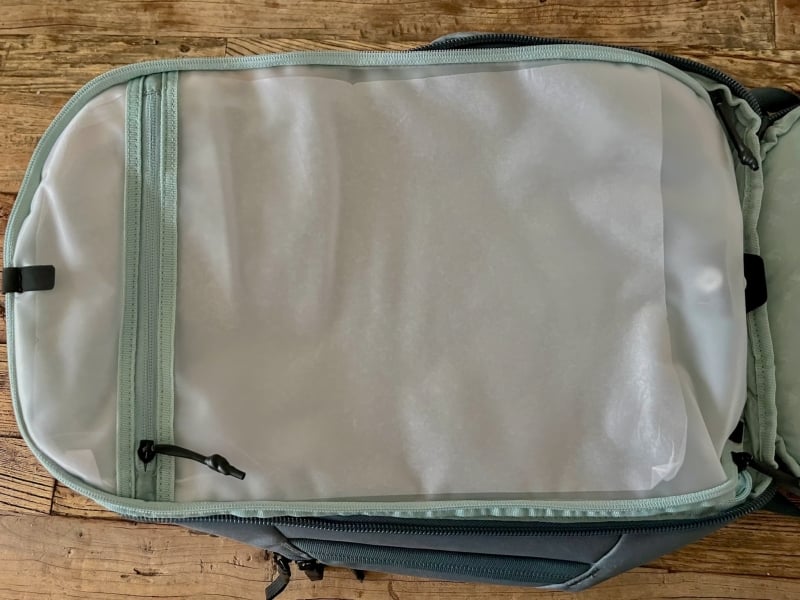 Thule Aion 28L review ruimte voor kleding