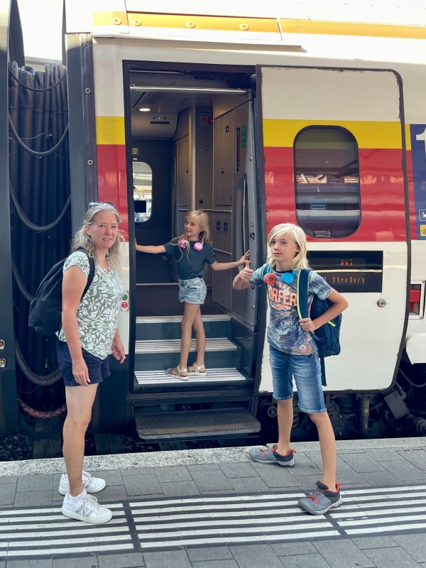 Trein in Zwitserland met gezin