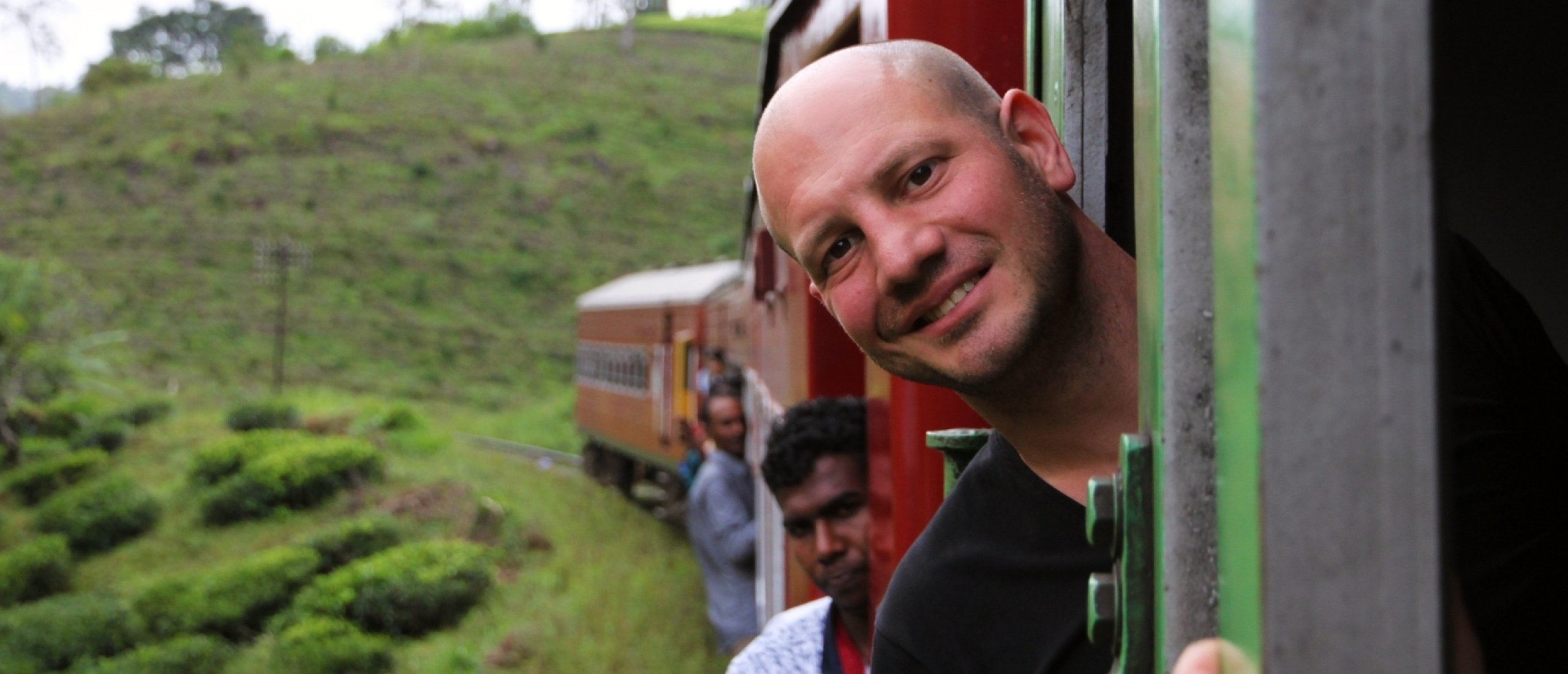 Treinen in Sri Lanka, langs theeplantages en dorpen