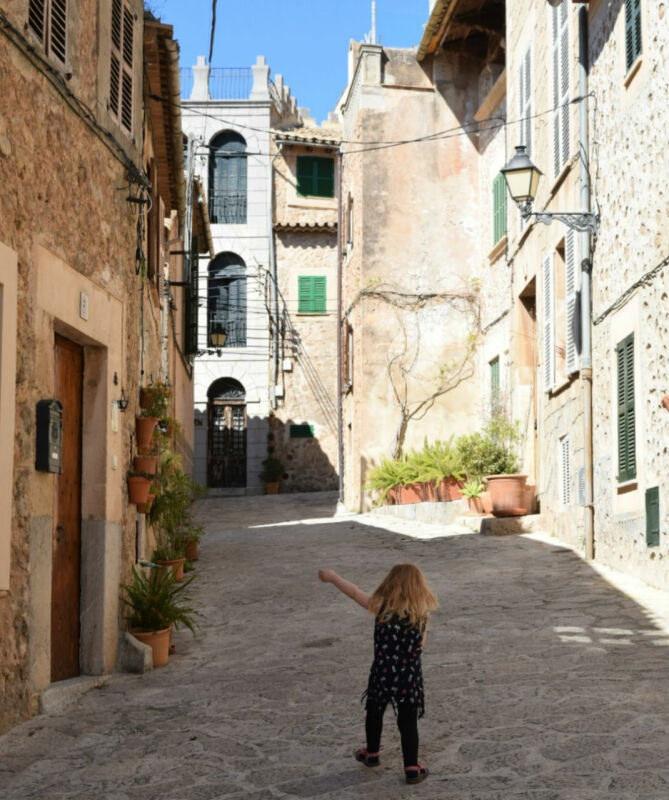 Valldemossa op Mallorca met kinderen: bergdorp aan de westkust bezoeken