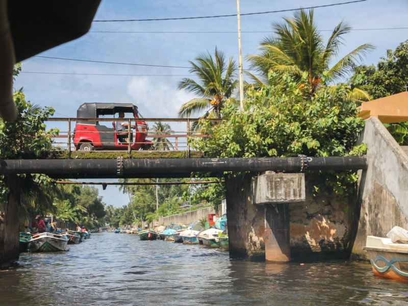 Varen op Dutch Canal in Negombo met kids Varen op Dutch Canal in Negombo met kids