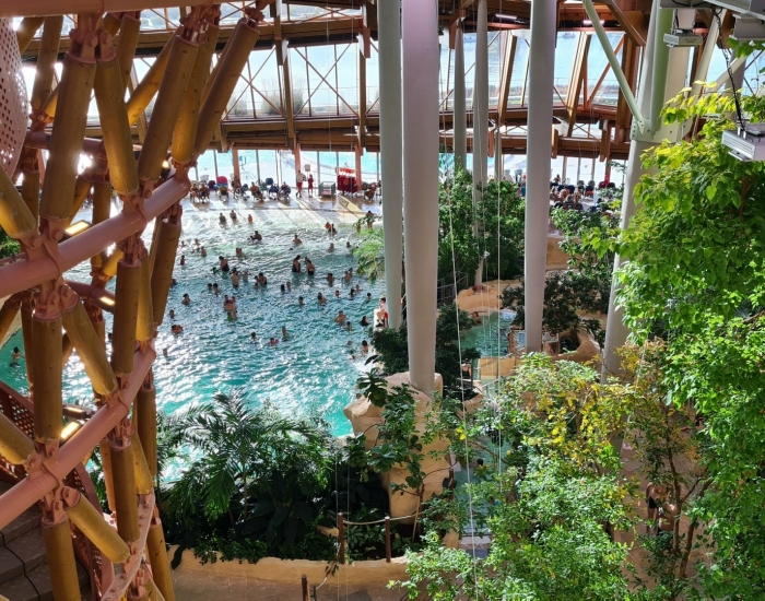 Villages Nature Paris zwembad binnen