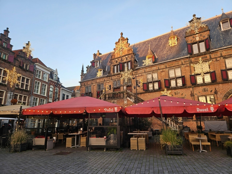 Waaggebouw aan de Grote Markt