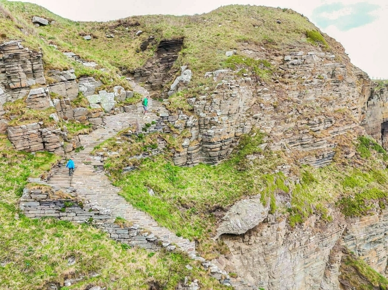 Wandelen Whaligoe Steps Highlands Schotland