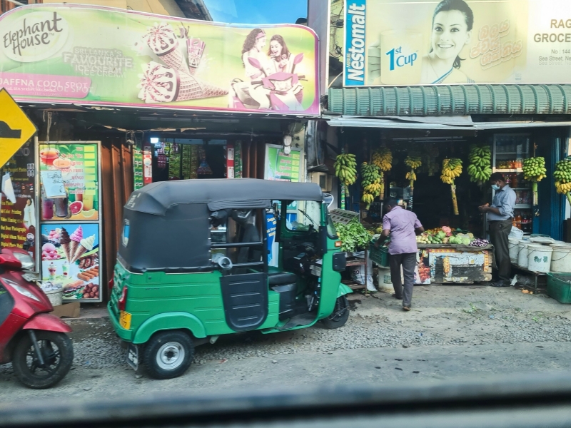 Wandeling over Porutota Road Wandeling over Porutota Road