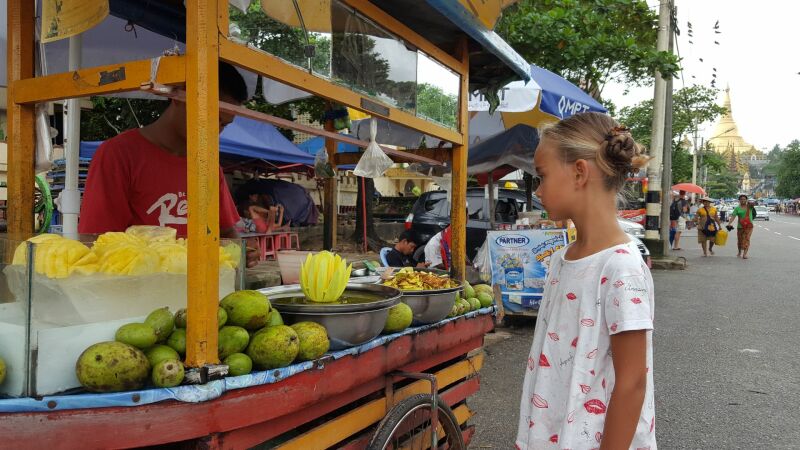 Yangon met een kind bezoeken