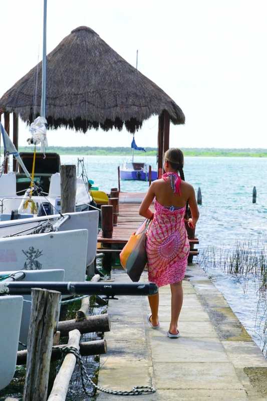 Zeilen in Bacalar met tiener