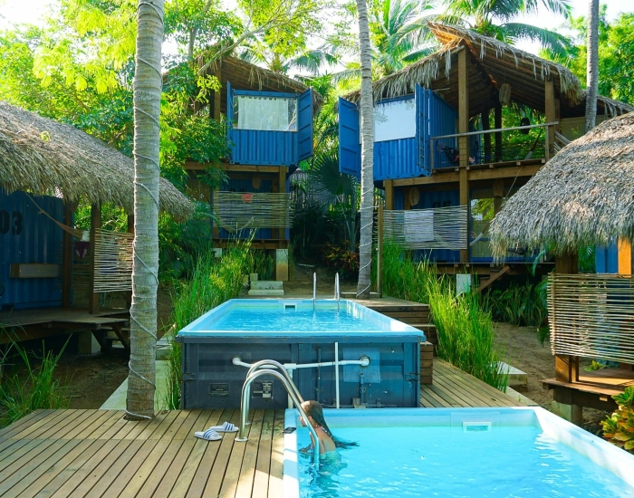 Zwembad in container bij H20 Container Cabins Mexico Zwembad in container bij H20 Container Cabins Mexico