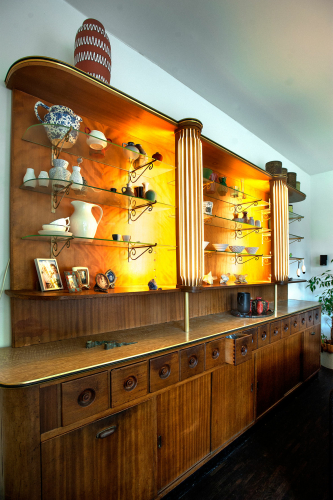 om deze kast is het hele huis ontworpen