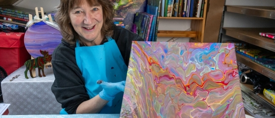 dubbele-flip-cup-met-10-kleuren-acrylgieten-tutorial dubbele-flip-cup-met-10-kleuren-acrylgieten-tutorial