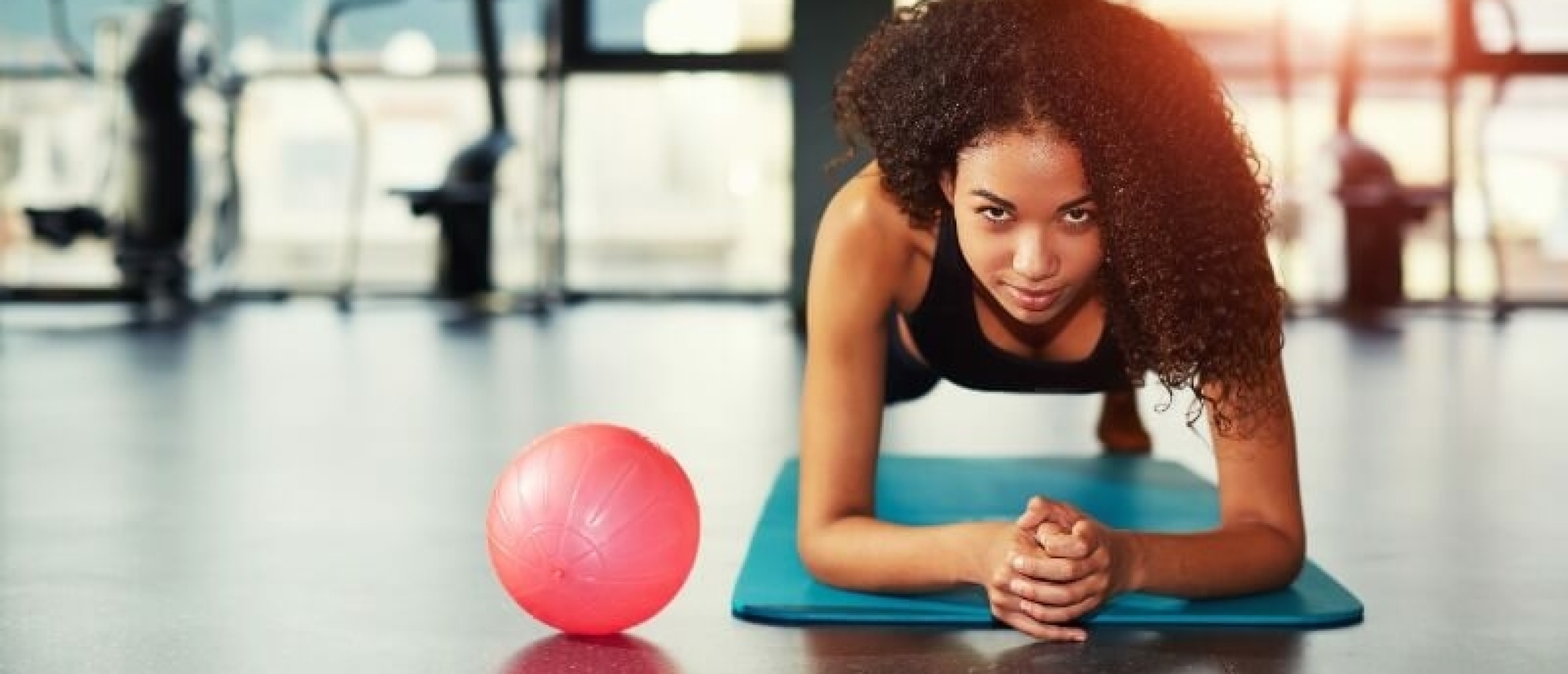 Sterke core trainen thuis? Dit zijn de 5 beste core oefeningen voor je thuis work-out