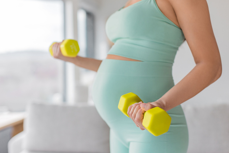 Krachttraining tijdens de zwangerschap: wat mag ik wel en niet doen?