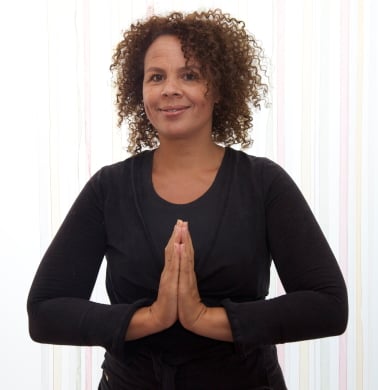 In deze online training gemaakt door Helen Purperhart leer je hoe je elementen uit de Kundalini Yoga kunt toepassen in een yogales voor kinderen.