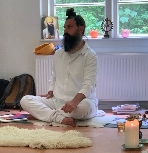 Guru Gian Kundalini yoga club teacher training