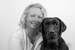 Hondentraining bij jou thuis, Coach, Auteur