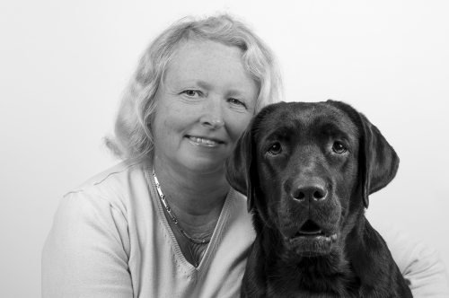 Hondentraining bij jou thuis, Coach, Auteur