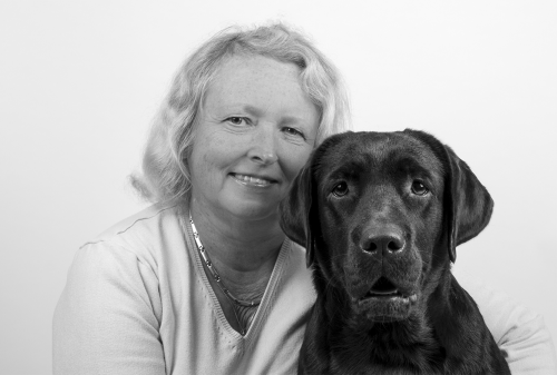 Hondentraining bij jou thuis, Coach, Auteur