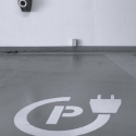 laad uw klanten hun wagen opladen terwijl ze in uw zaak zijn