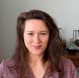 Review Angela de Haan