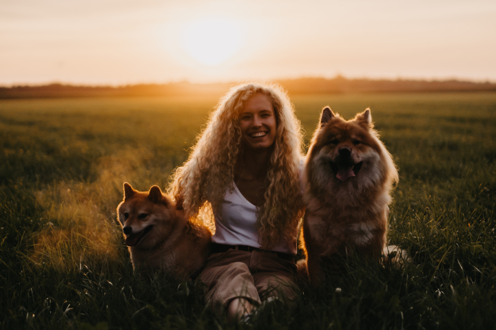 Laura Lefebvre, hondenschool, hondencoach turnhout, holistische hondencoach, meer verbinding met jouw hond, hondenopvoeding, opvoedingsadvies
