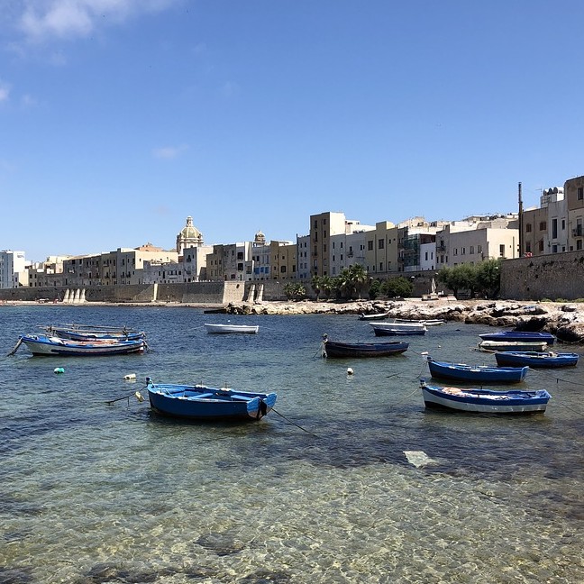 Trapani stad op Sicilië grenzend aan de Tyrreense zee