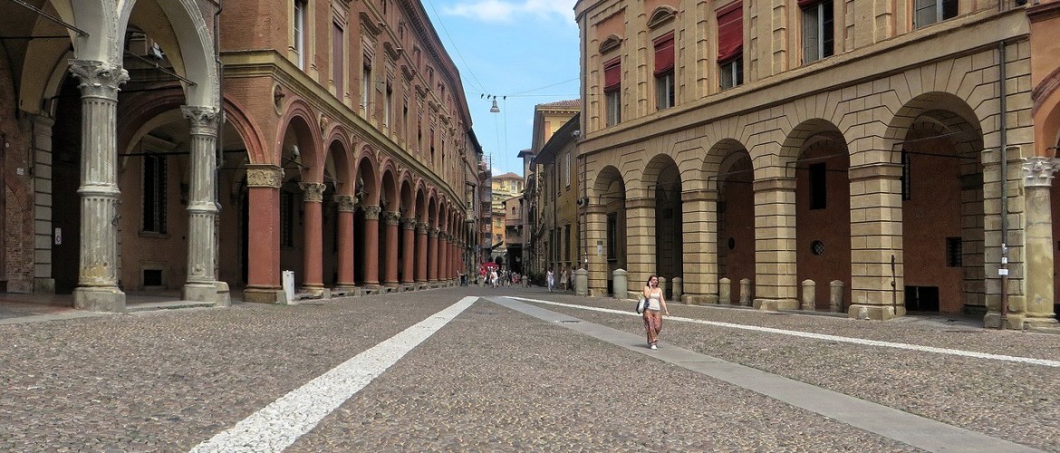 Bologna: bezienswaardigheden, accommodaties en tips