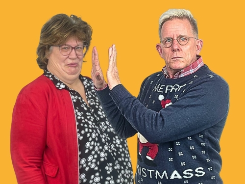 Kerst-diner met Knellende Familie-banden Kerst-diner met Knellende Familie-banden