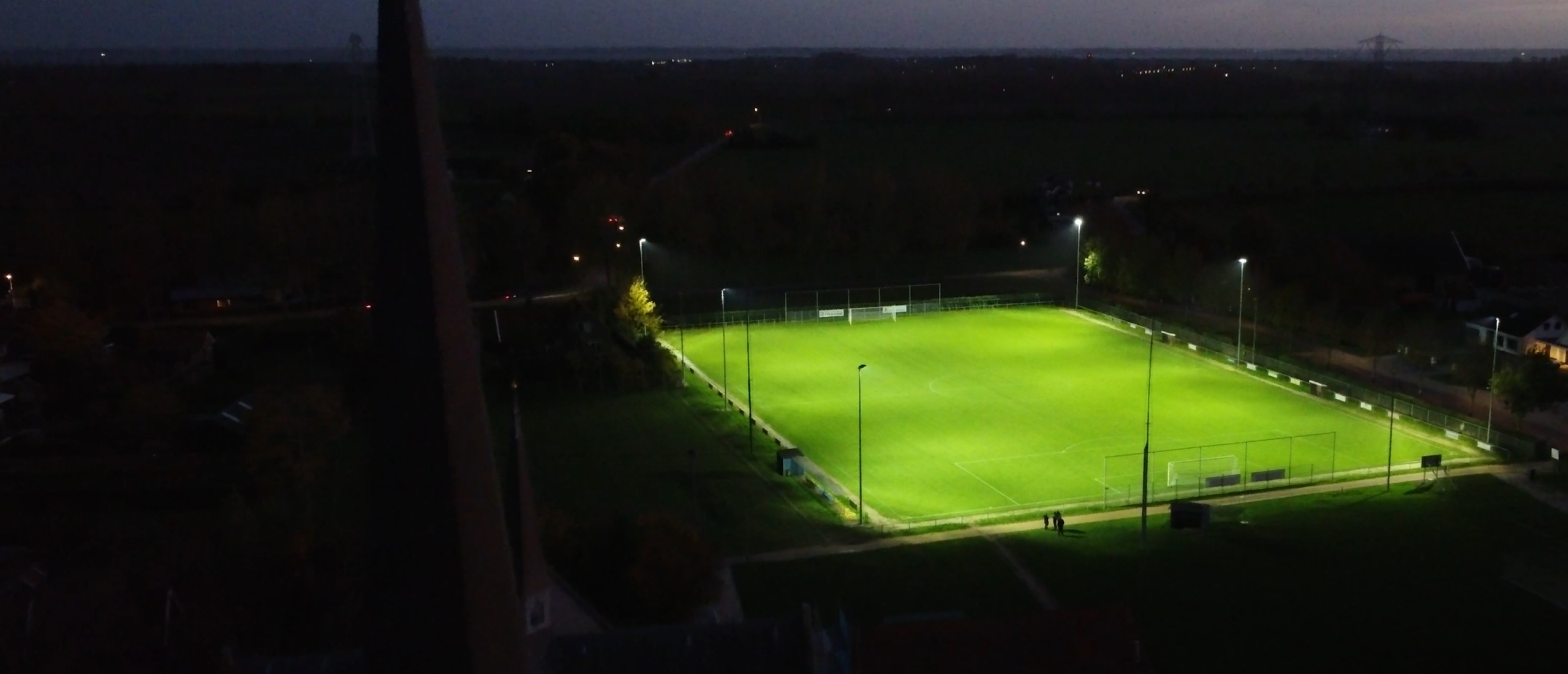 Nieuwe winactie duurzame LED sportveldverlichting van Dark Licht