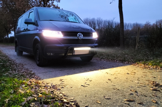 led-balk strands siberia SR22 op volkswagen VW transporter T6.1