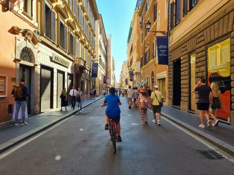 Cycling Rome with children