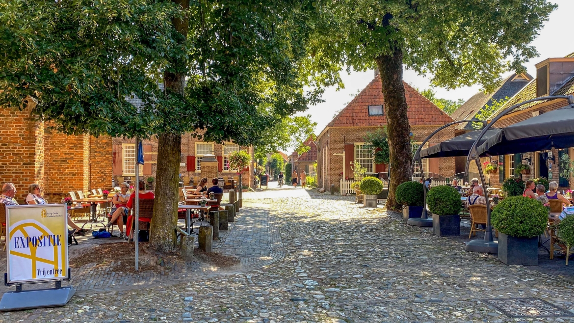 Bronkhorst kleine stad in Nederland