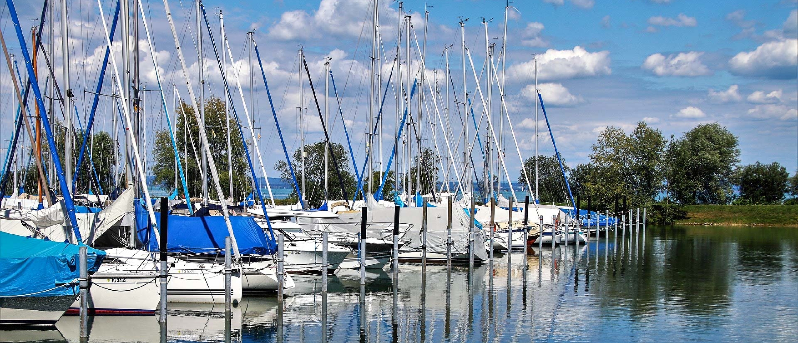 Camperplaatsen bij een jachthaven in België